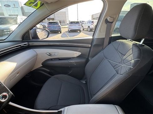 Used 2023 Hyundai Tucson SE image 27