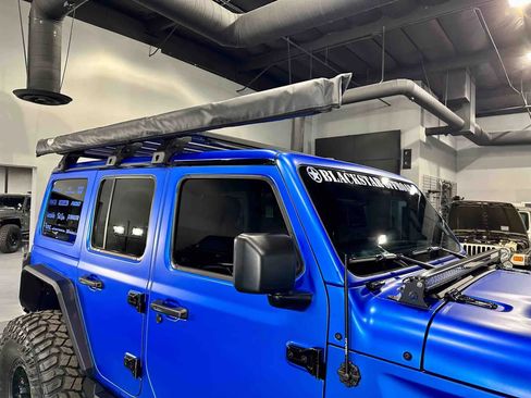 Used 2022 Jeep Wrangler Unlimited Rubicon w/ Xtreme Recon 35" Tire Package image 14