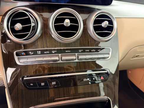 Used 2021 Mercedes-Benz GLC 300 4MATIC image 24