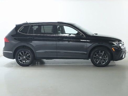 Used 2023 Volkswagen Tiguan SE w/ Panoramic Sunroof Package AWD/4WD image 11