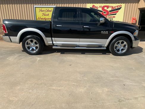 Used 2016 RAM 1500 Laramie image 6