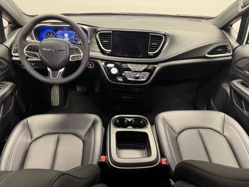 New 2026 Chrysler Pacifica Select FWD image 19