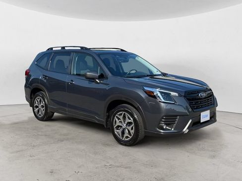 Certified 2024 Subaru Forester Premium AWD/4WD image 3