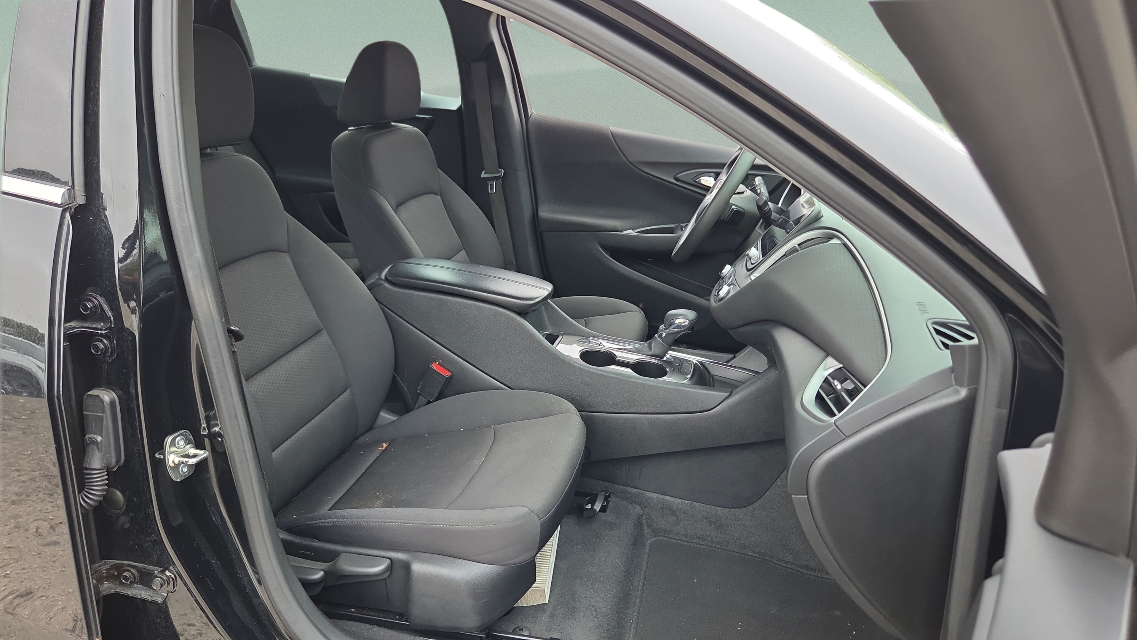 Used 2025 Chevrolet Malibu LT FWD image 15