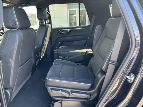 Used 2025 Chevrolet Tahoe Premier image 5