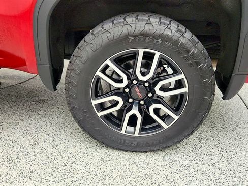 Used 2020 GMC Sierra 1500 AT4 w/ AT4 Premium Package AWD/4WD image 10
