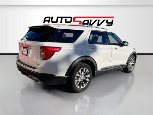 Used 2022 Ford Explorer Limited w/ Equipment Group 301A image 7
