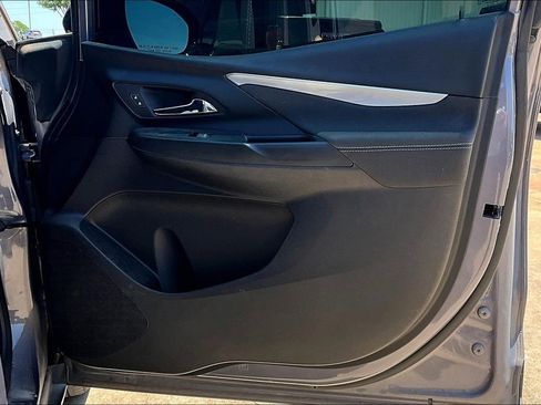 Used 2023 Chevrolet Bolt LT image 21