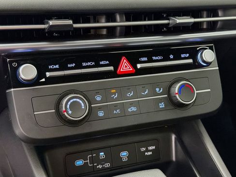 Used 2025 Hyundai Santa Cruz SE FWD image 19