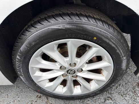 Used 2021 Toyota Corolla LE w/ LE Convenience Package image 19