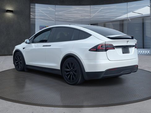 Used 2023 Tesla Model X image 4