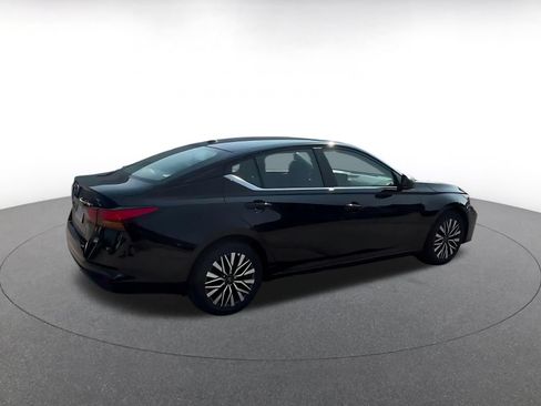 Used 2026 Nissan Altima 2.5 SV FWD image 14