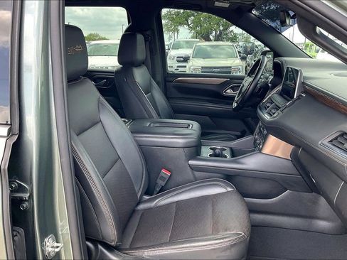 Used 2023 Chevrolet Tahoe High Country w/ Premium Package 2 AWD/4WD image 30