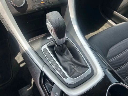 Used 2016 Ford Fusion SE image 23