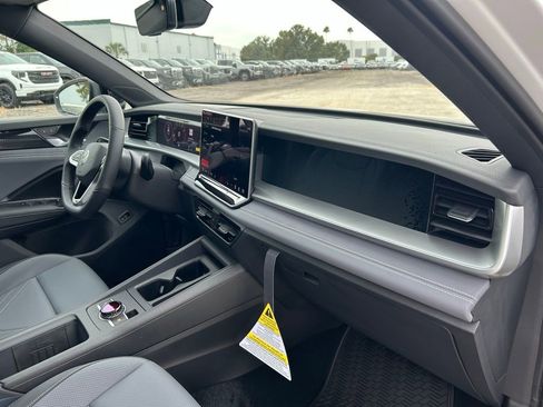 New 2026 Volkswagen Tiguan SE R-Line image 43