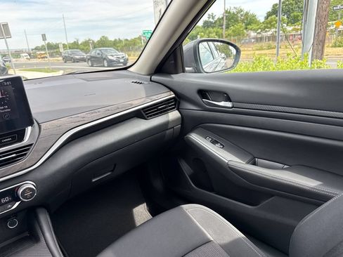 Certified 2025 Nissan Altima 2.5 SV w/ SV Premium Package FWD image 23