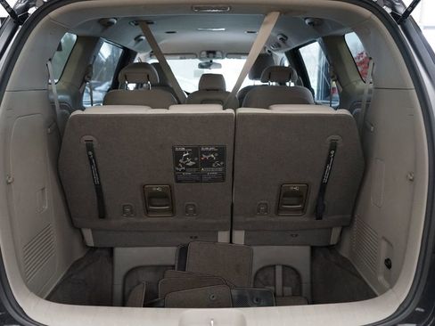 Used 2021 Kia Sedona LX image 48