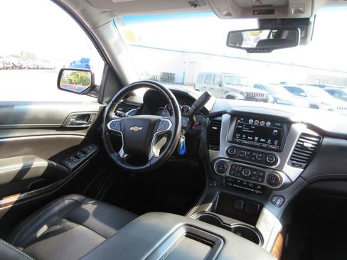 Used 2019 Chevrolet Suburban LT AWD/4WD image 26