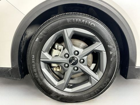Used 2025 Kia K4 FWD image 11