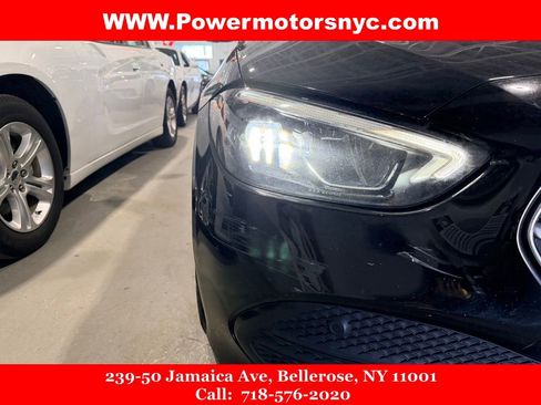 Used 2022 Mercedes-Benz C 300 4MATIC Sedan w/ Pinnacle Trim Package image 7