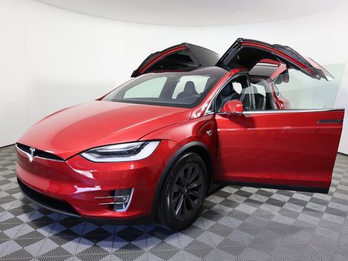 Used 2018 Tesla Model X 75D AWD/4WD image 26