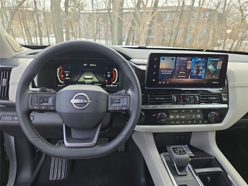 New 2026 Nissan Pathfinder SL w/ SL Premium Package AWD/4WD image 11