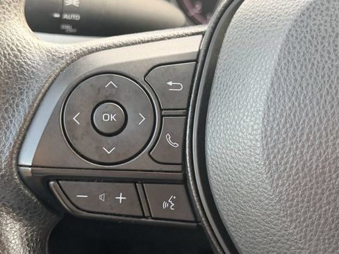 Used 2025 Toyota RAV4 XLE FWD image 21