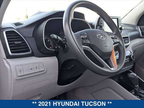Used 2021 Hyundai Tucson SE image 12