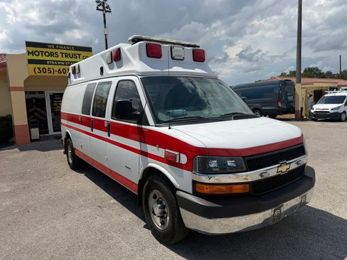 Used 2016 Chevrolet Express 3500 Extended w/ Ambulance Package RWD image 16