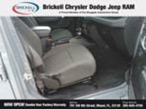 Used 2025 Jeep Wrangler Unlimited Rubicon AWD/4WD image 36