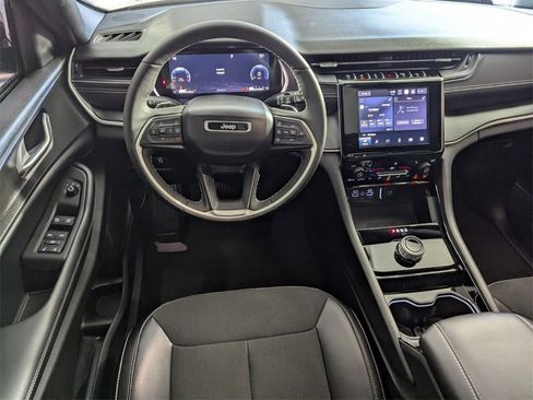 Certified 2023 Jeep Grand Cherokee Altitude image 14