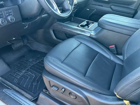 Used 2025 Chevrolet Silverado 2500 LTZ w/ LTZ Premium Package AWD/4WD image 11
