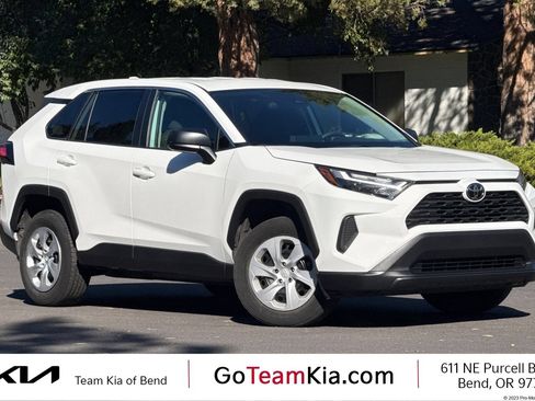 Used 2025 Toyota RAV4 LE AWD/4WD image 1