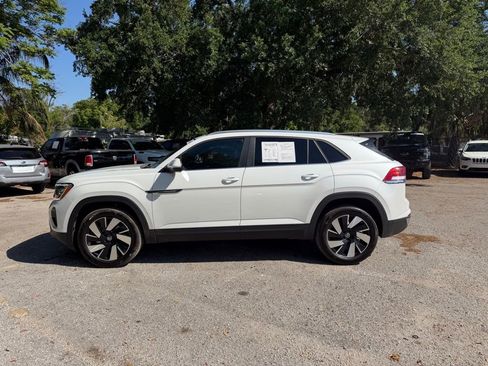 Used 2026 Volkswagen Atlas Cross Sport SE image 3