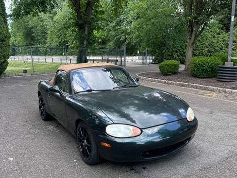 Used 1999 MAZDA MX-5 Miata RWD image 2