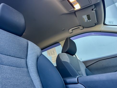 Used 2022 Nissan Rogue S image 15