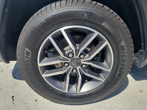 Used 2020 Jeep Grand Cherokee Limited RWD image 7