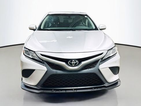 Used 2018 Toyota Camry SE FWD image 3