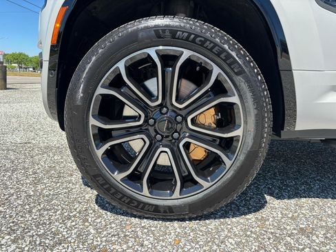 Used 2026 Land Rover Defender 110 image 51