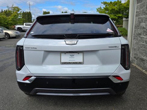 New 2026 Cadillac Optiq Luxury 2 AWD/4WD image 6