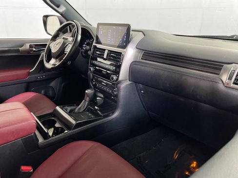 Used 2023 Lexus GX 460 Premium w/ Premium Package image 28