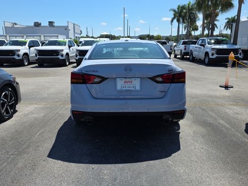 Used 2025 Nissan Altima 2.5 SR image 6