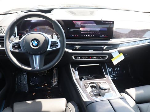 Used 2026 BMW X5 sDrive40i w/ M Sport Package image 9