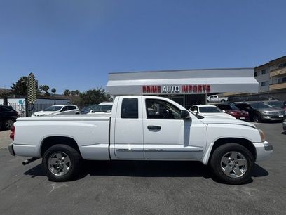 Used 2005 Dodge Dakota Laramie w/ Trailer Tow Group