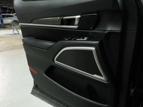 Used 2024 Kia Telluride S FWD image 19