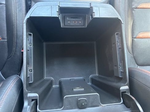 Used 2021 GMC Sierra 1500 AT4 w/ AT4 Premium Package AWD/4WD image 7