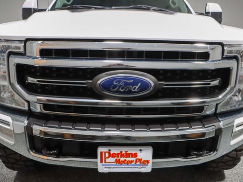 Used 2020 Ford F250 Lariat w/ Lariat Value Package image 4
