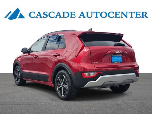 Used 2024 Kia Niro EX FWD image 3