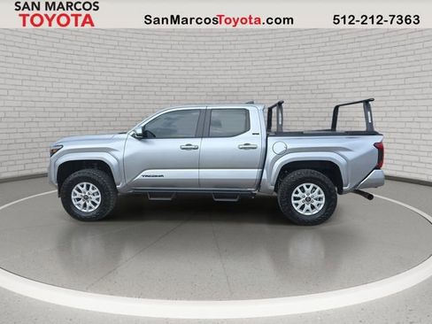 Used 2025 Toyota Tacoma SR5 AWD/4WD image 10