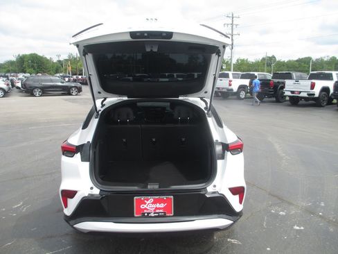 Used 2024 Buick Envista Sport Touring FWD image 8